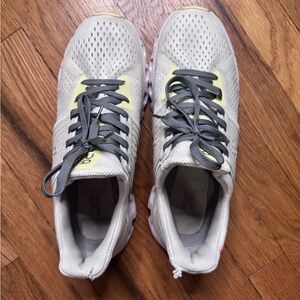 On Running Womens Yellow & White Sneakers sz 10